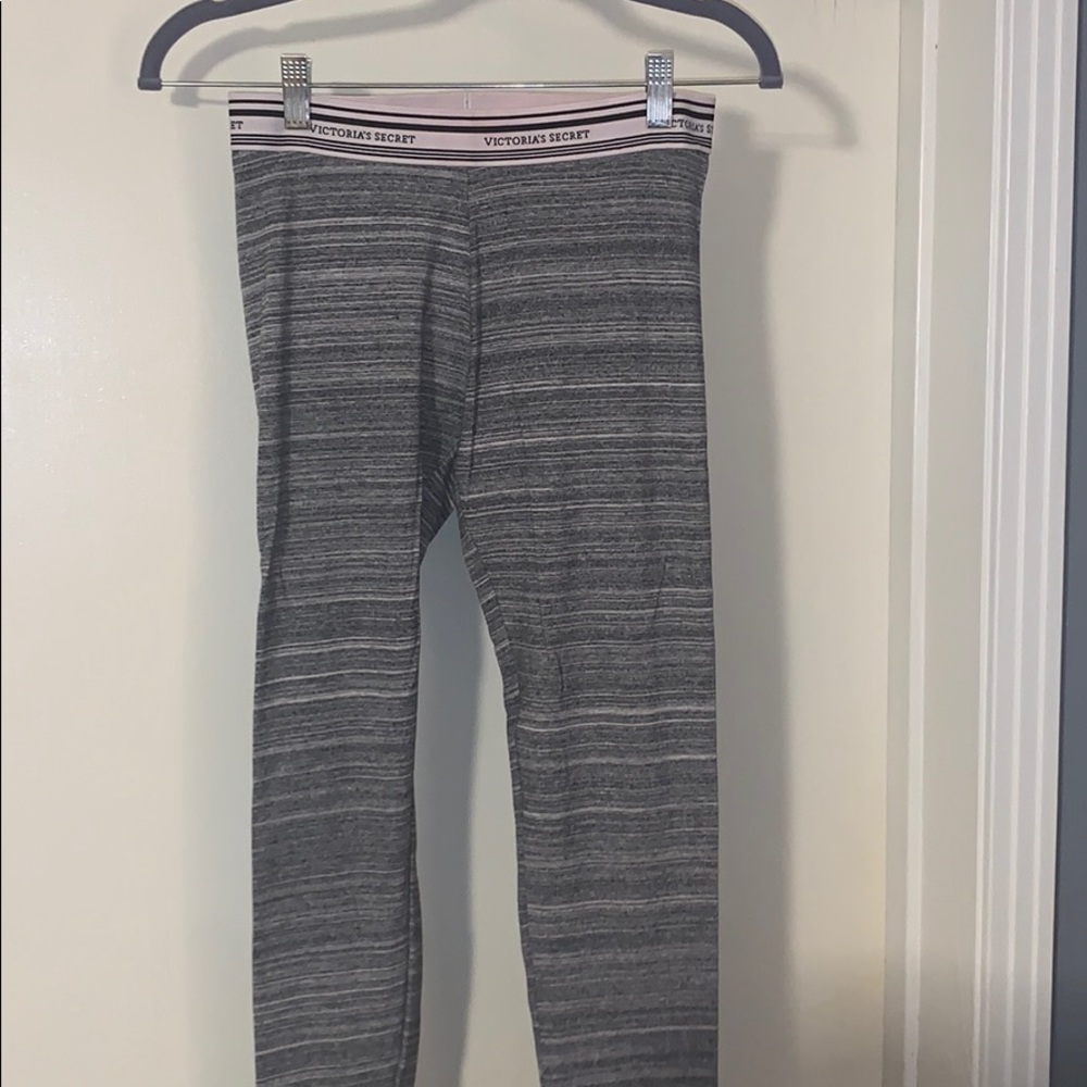 Grey Victoria’s Secret leggings